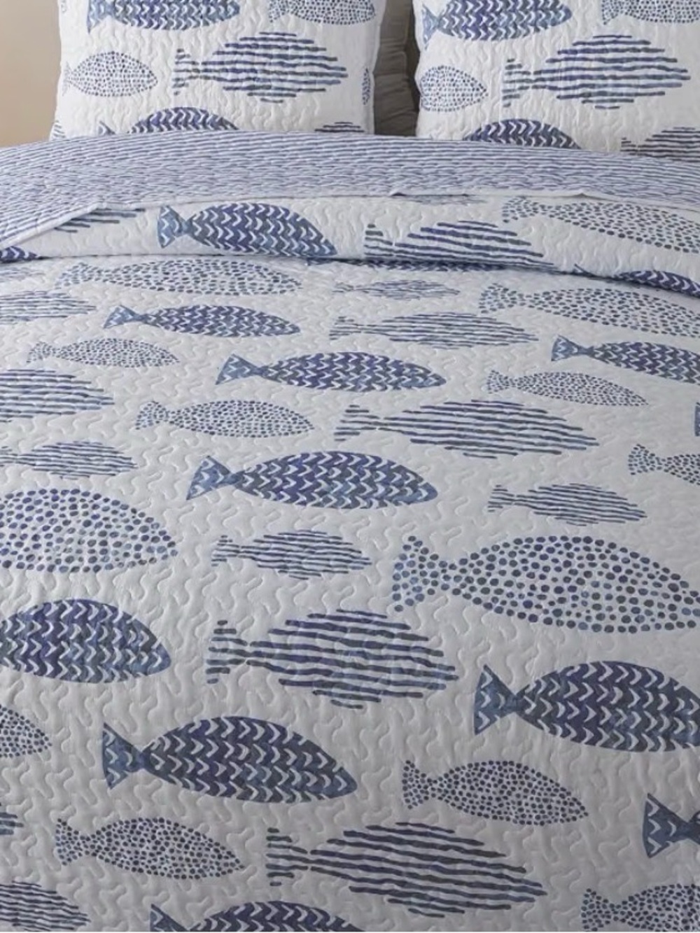 Blue Fish Pattern Quilt - White & Blue